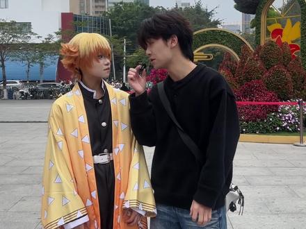 上一个人想对下一个人说点什么#抽象 #漫展 #ooc致歉 #街头采访