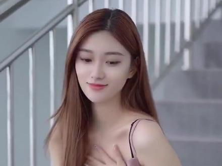 好吃不如饺子,快来领取你的sao'zi吧#美女 #大长腿 #身材 #好看的小姐姐 @抖音小助手 @DOU+小助手