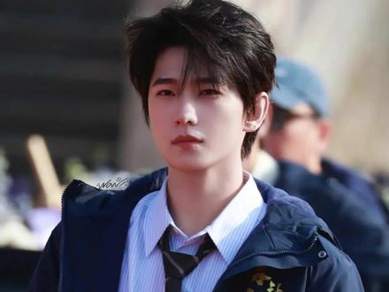 杨洋新剧遭粉丝抵制 #娱乐 #热点 #杨洋 #不让江山