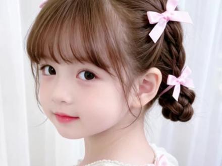 日常简单甜美低丸子头,谁扎谁好看#生女儿就是用来打扮的#儿童编发#丸子头#头饰发饰#发圈头绳