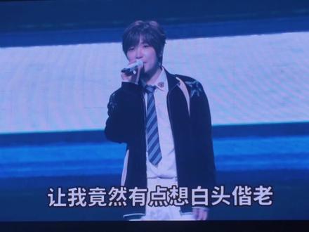 一场演唱会,赴十年之约。🎶
徐良现场的每一句歌词,都是写给青春的情书。
灵魂共鸣,此刻无憾。
#徐良 #神级现场 #音乐推荐 #徐良演唱会 #坏女孩