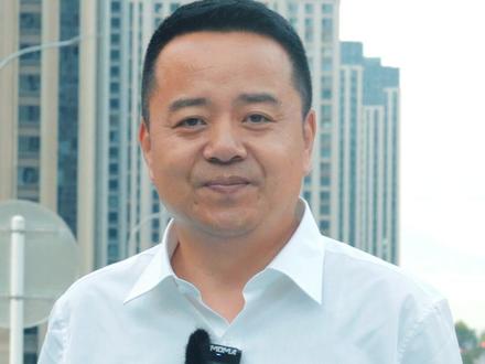 大连文旅推荐官王文勇再现港东五街 他有话对考生们说......#大连 #港东五街 #大连文旅推荐官