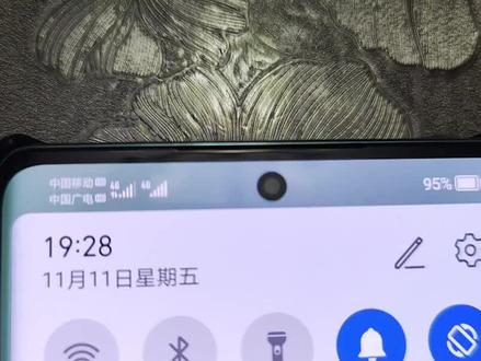 电脑配置较低,升级电脑减少卡顿,手机长时间4g信号,可以尝试开启飞行模式,关闭飞行模式,联通5G,开启VoNR功能,防止通话回落4G。