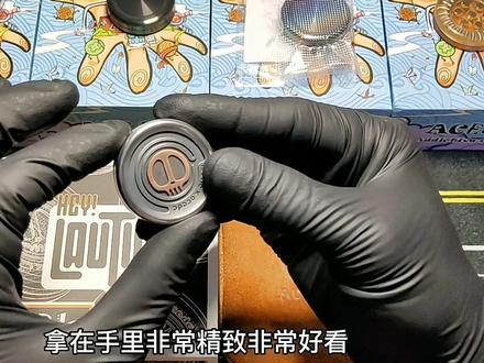 假装一镜到底的评测新玩具
奶盖mini 恶魔奶盖
#edc#啪啪币#兴趣爱好