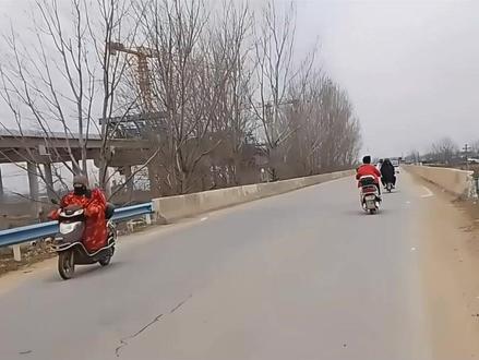 电动车限速乱象!可跑不快的25kmh,不如解禁摩托车!