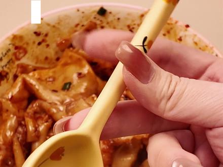 面条里面带着馅儿~「虾扯面」 #一人食 #虾扯面 #厨房新手的一人食