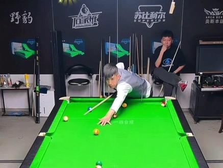 秦利文与张泰艺深夜中八练球 与石家班的关系依旧稳固 #秦利文 #张泰艺 #台球赛事 #台球是一种生活 #台球教学