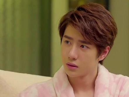 粉色睡袍翟小爷 愚公移山 移山移山亮晶晶~
17年 #王一博 #人间至味是清欢 #翟至味