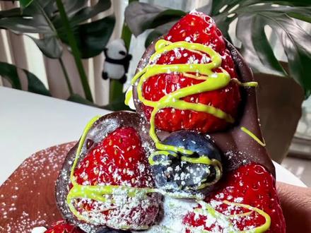 邪修版草莓巧克力酸奶砖考研成功!#邪修版草莓巧克力酸奶砖太省事了 #圣诞树草莓酸奶砖 #一袋巧克力做出圣诞节草莓酸奶砖 #草莓 #圣诞节