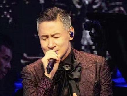5月27日消息,张学友东莞演唱会延期至8月,此前因与高考时间“重合”,多名市民投诉要求延期@主持人嘉祥 #大象主播说