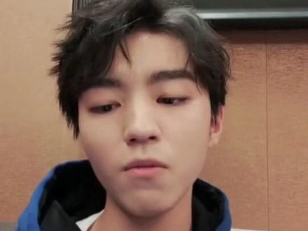 永远忘不了王俊凯哄粉丝的那场直播💙真的好会哄啊呜呜呜🥰#王俊凯 #王俊凯让人心动的n个瞬间 #王俊凯直播 #治愈系笑容