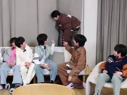 养猪综艺更新了!#tf四代 #物料 #张函瑞 #王橹杰