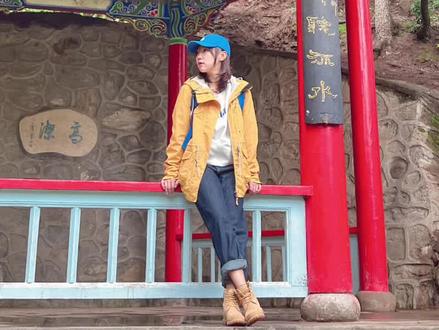兴隆山最近门票半价,持48小时核酸,记得带个防雨外套和帽子,孩子老人适合爬东山,晴天美,下雨更浪漫,这个周末带孩子去玩吧,正是好时候哦#旅行推荐官 #周末去哪玩 #兰州周边游 #亲子游玩好去处 #登上山顶看美景