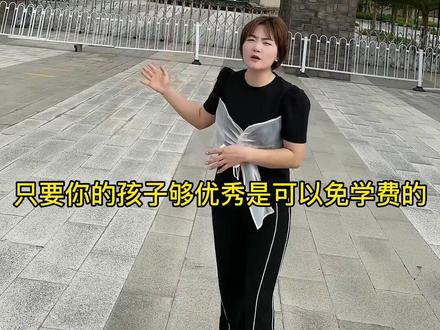 海南清水湾学校转一转,环境是真的好,学费一年在5万左右,与内地私立学校差不多!需要户口或居住证就可以上#海南学校