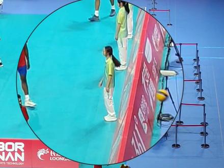 #比赛现场 #排球🏐 #现场直击 #亚运会 真的很羡慕捡球的志愿者诶🤤🤤