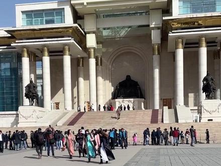 关于蒙古国,你知道多少?
蒙古国(蒙古语:Монголулс,英语:Mongolia),简称“蒙古”。位于中华人民共和国和俄罗斯之间,是被两国包围的一个内陆国家,首都及全国最大城市为乌兰巴托。蒙古国是世界上国土面积第19大的国家,是世界上人口密度最小的国家。#旅行推荐官 #旅游攻略 #蒙古国旅行 #蒙古国 #出境旅游开放