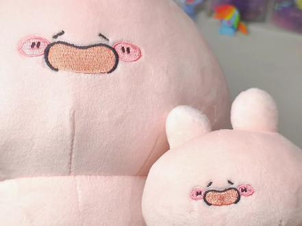 点头yes摇头no!yes yes no no!
谁能拒绝粉色兔子!太可爱啦!
#毛绒挂件 #点头yes摇头no #大人也要玩玩具 #潮玩 #吃谷