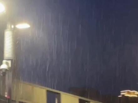 公元2023年8月27日第一场核辐射雨#我的城市下雨了 #下雨的夜晚 #记得带伞