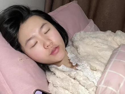 当我让豆包给我讲一个睡前故事,好炸裂..听完睡不着了更精神了 yc:@侯三水 #豆包 #抽象 #搞笑 #睡前故事