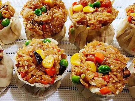 手把手教你在家做烧麦,皮薄馅足软糯咸香,比早餐店卖的还要好吃