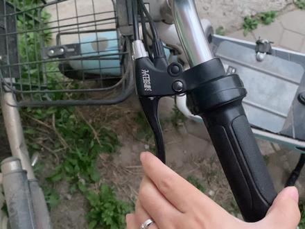 奇迹:电动车刹车把手坏了不拆手把教你在家自己轻松换把手(上)