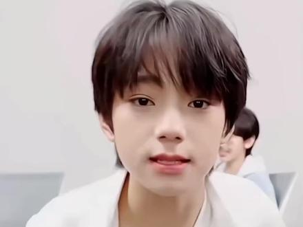 王橹杰不萌则已 一萌惊人 #王橹杰