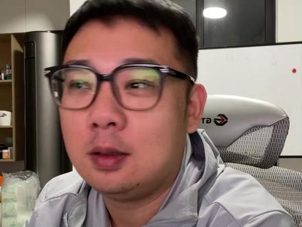 李老八成分:22年红魔、28年KOP、18年车迷、17年美凌格、81年斑马、5年拉玛西亚#曼联 #利物浦 #皇马 #巴萨 #地上足球