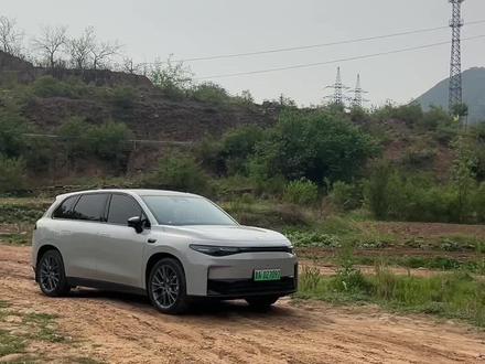 零跑B10与C10该怎选?怎么取舍?#零跑B10 #零跑C10 #零跑汽车 #新能源领航计划 #新能源汽车