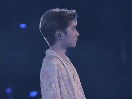 改编后的《四百击》更好听了! 还被二帅三帅逗笑了@TFBOYS-王源 #王源 #王源演唱会 #好听 #抖音i人 #演出人的表达欲爆棚时
