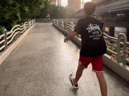 这一路全是诋毁 但也不缺乏仰望