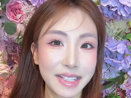 姐妹们真的要化水光肌,这妆效太好看了,都试试定妆喷雾! #日常 #随拍 #化妆