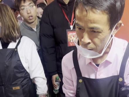 #味道好极了你们想吃吗 #鸡排哥
鸡排哥太给力了,看我们没袋子还多给了一个排队排一天也是教会 孩子好多东西了