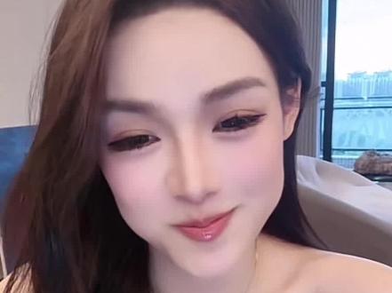 子妍开播首次承认退出笑点了。