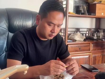 你的翡翠是怎么保养的?#翡翠知识 #翡翠 #翡翠珠宝