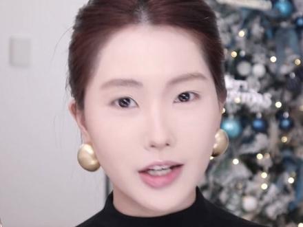 寒冬里的美神降临,绿色眼影太适配🎄圣诞节啦!#圣诞#妆教#口红试色#兰蔻限定礼遇#兰蔻