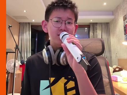 #我的玻璃不脆弱 玻璃脆弱易碎,但少年用它反射出了整片天空的锋芒#高中生#音乐#张博闻#玻璃