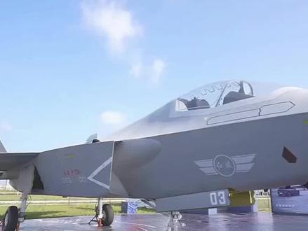 歼-35携完整作战体系亮相新加坡航展,打破F-35垄断格局 #新加坡航展 #五代机 #全球看点 #热门