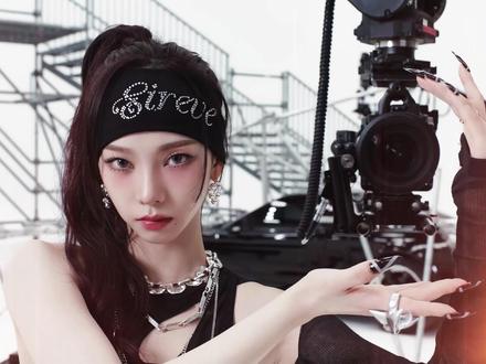 她们把超前的概念,变成了自己最耀眼的王冠 #aespa