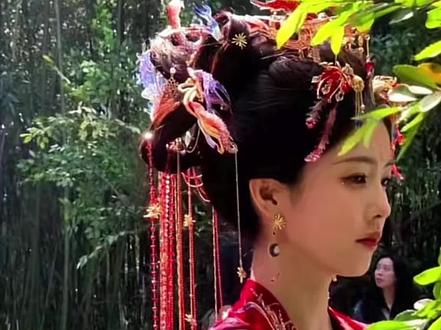 #我要上热门话题🔥 #白鹿 帮帮她吧,我不想让她难过😭