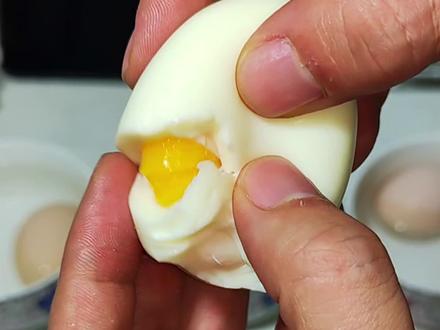 跟着蛋神学做蛋!
#跟着蛋神煮鸡蛋 #美食测评 #煮鸡蛋 #鉴定网络热门美食视频