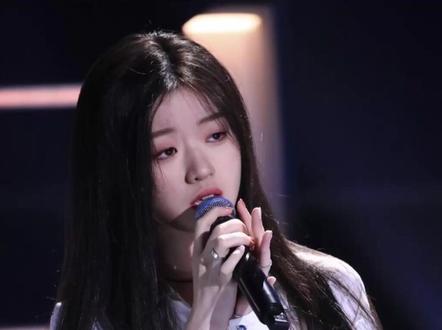 我还是喜欢刚出道的单依纯,你呢? #单依纯演唱会 #李荣浩 #李健