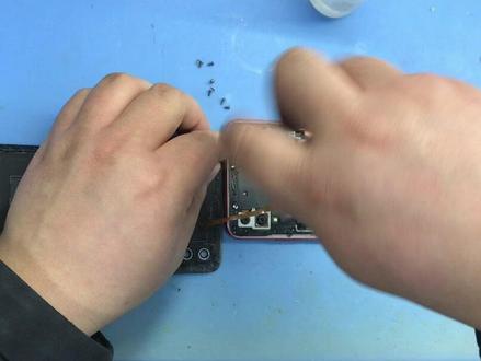 华为荣耀10青春版更换总成#同城精选 #手机维修 #专业的事交给专业的人 #我要上热门抖音小助手