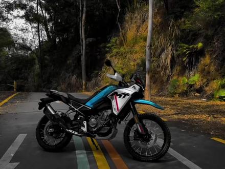 泥巴佬的快乐你不懂:这台450MT专门挑没路的地方走#春风 #春风450 #ADV #越野摩托车 #抖音精选