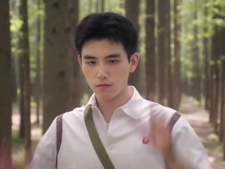 《纯真年代的爱情》首播辣评,一款轻松年代剧 #纯真年代的爱情 #陈飞宇 #孙千 #影娱年味不打烊 #影娱热点团