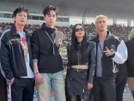 胡一天王霏霏欧阳娜娜等众星亮相F1活动现场,机车服造型酷帅拉满