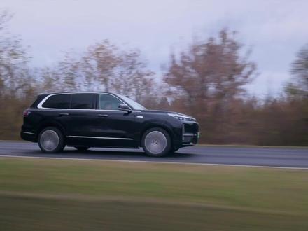 把吉利银河M9彻底拆解,结果... 价格不到30万扭矩超1000N·m,其实4秒级加速还不是吉利银河M9的全部#吉利银河M9全网首次零部件级拆解 #抖音汽车新知计划 #创作灵感