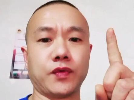 加入V|P会员的好处:1.锁定自己的心态快速地在一个领域成长少走弯路!2.加入后有免费的会员表情送礼!3.有精准的领域粉丝得到官方精准的推流!4.可以获得一个粉丝的勋章免费获得一个thuglife!5.获得抖音官方周边链接能够以特殊样式发送弹幕拥有特殊进场特效!6.获得抖音官方周边帽子! #张哥#知识分享 #直播 #抖音小助手 直