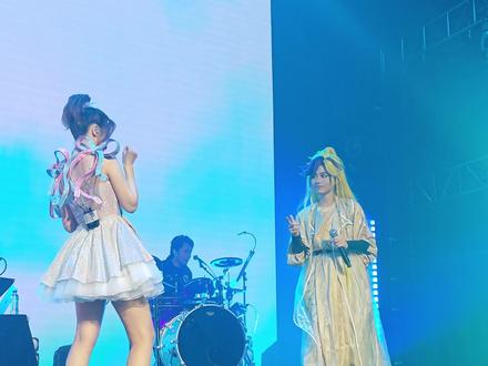 陈洁丽南京演唱会限定 这次不发存货了,回杭州剪的第一条视频。
@瑾颜呀(月更火影中) @陈洁丽(成都/北京演唱会巡演) 合唱疯狂果宝。
台下激动之情无以言表,瑾颜控场能力太强啦。
#陈洁丽 #演唱会 #果宝特攻 #疯狂果宝 #菠萝吹雪