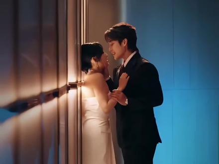 #每日短剧推荐 #创作者中心 #创作灵感 #热门短剧
《 温面冷心 》《 柔面狂心 》《 婚途遇暖 》