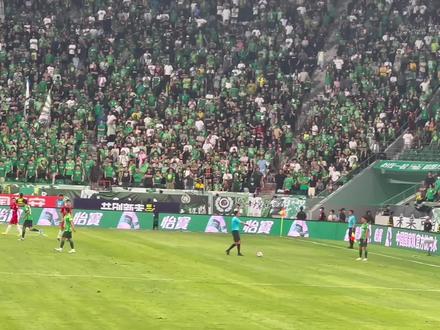 #北京国安 #2023中超联赛 #唯有足球不可辜负 #看台文化 骂武磊我觉得不对